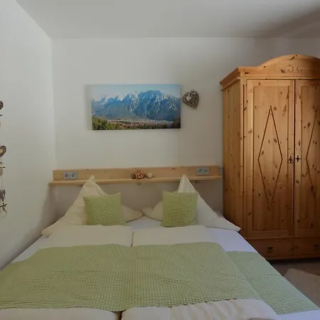 Апартаменты Ferienwohnung Karwendelspitzblick *