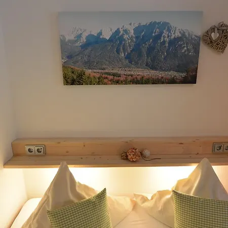 Ferienwohnung Karwendelspitzblick