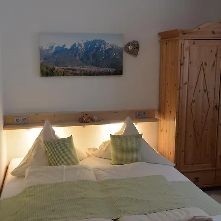 Ferienwohnung Karwendelspitzblick Миттенвальд
