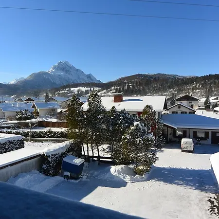 Ferienwohnung Karwendelspitzblick Миттенвальд